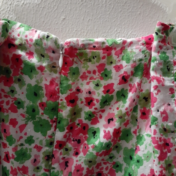 Clothes - Picture 3 of 3